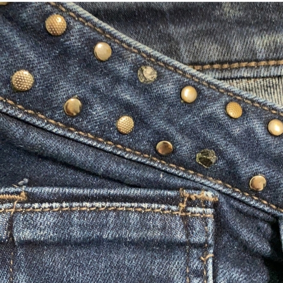 Wit & Wisdom Dark Wash Raw Edge Jeans Metal Stud Trim Women Size 6P - Picture 4 of 8